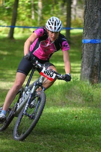 Jennifer Fisher (Rochester Velo) concentrating hard in the short track