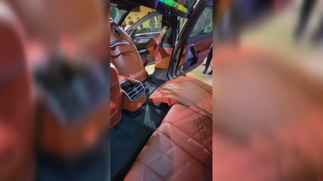 2027 BMW 7 Series animation.