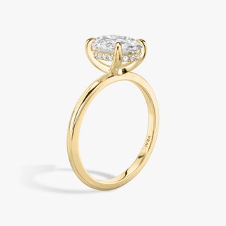 Undefined Oval Engagement Ring in Yellow Gold | Vrai