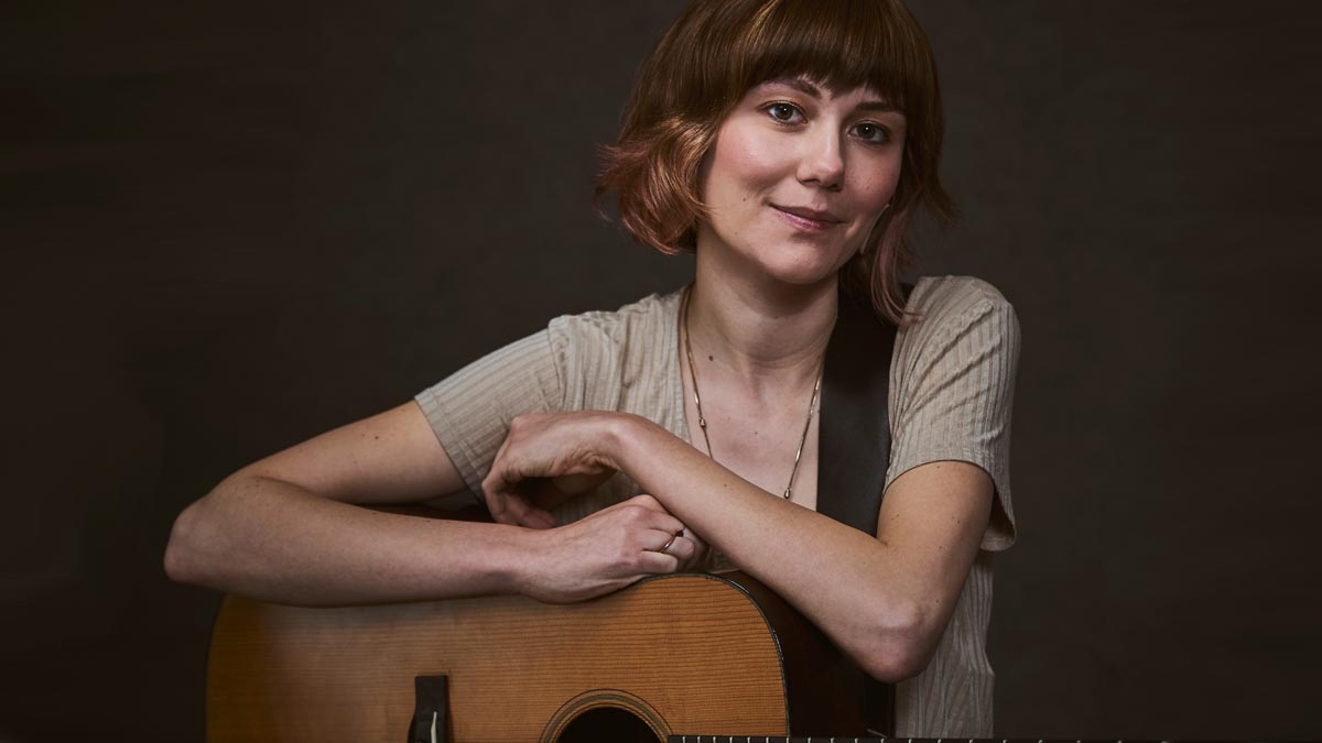 How Molly Tuttle Found Her Mojo with Pre-War Guitars, a Set of Cover ...