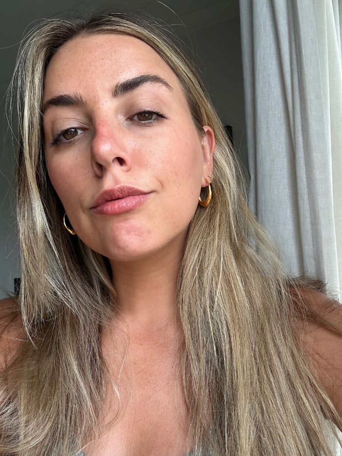 Shannon Lawlor wearing Clinique Almost Lipstick in Nude Honey