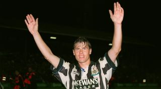 Rob Lee saluting the Newcastle United fans