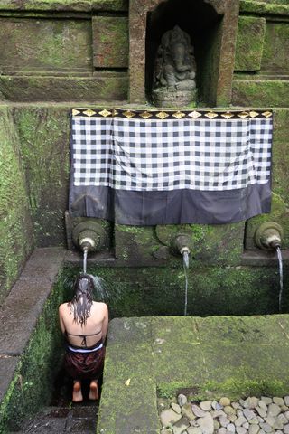 The water purification ceremony at the wellness retreat COMO Shambhala in Bali