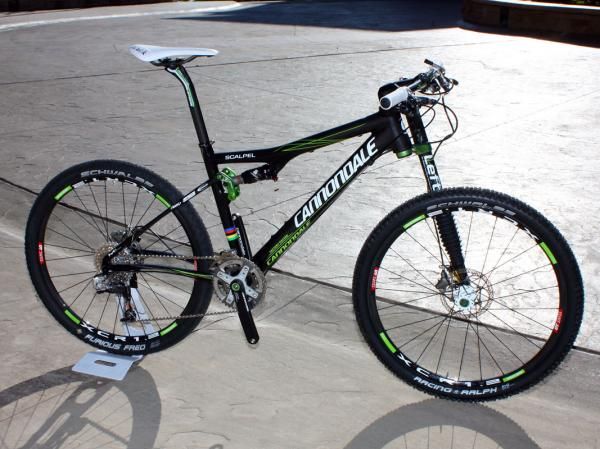 Cannondale's new Scalpel Ultimate flagship is extremely expensive but also incredibly light and undeniably lightning fast.