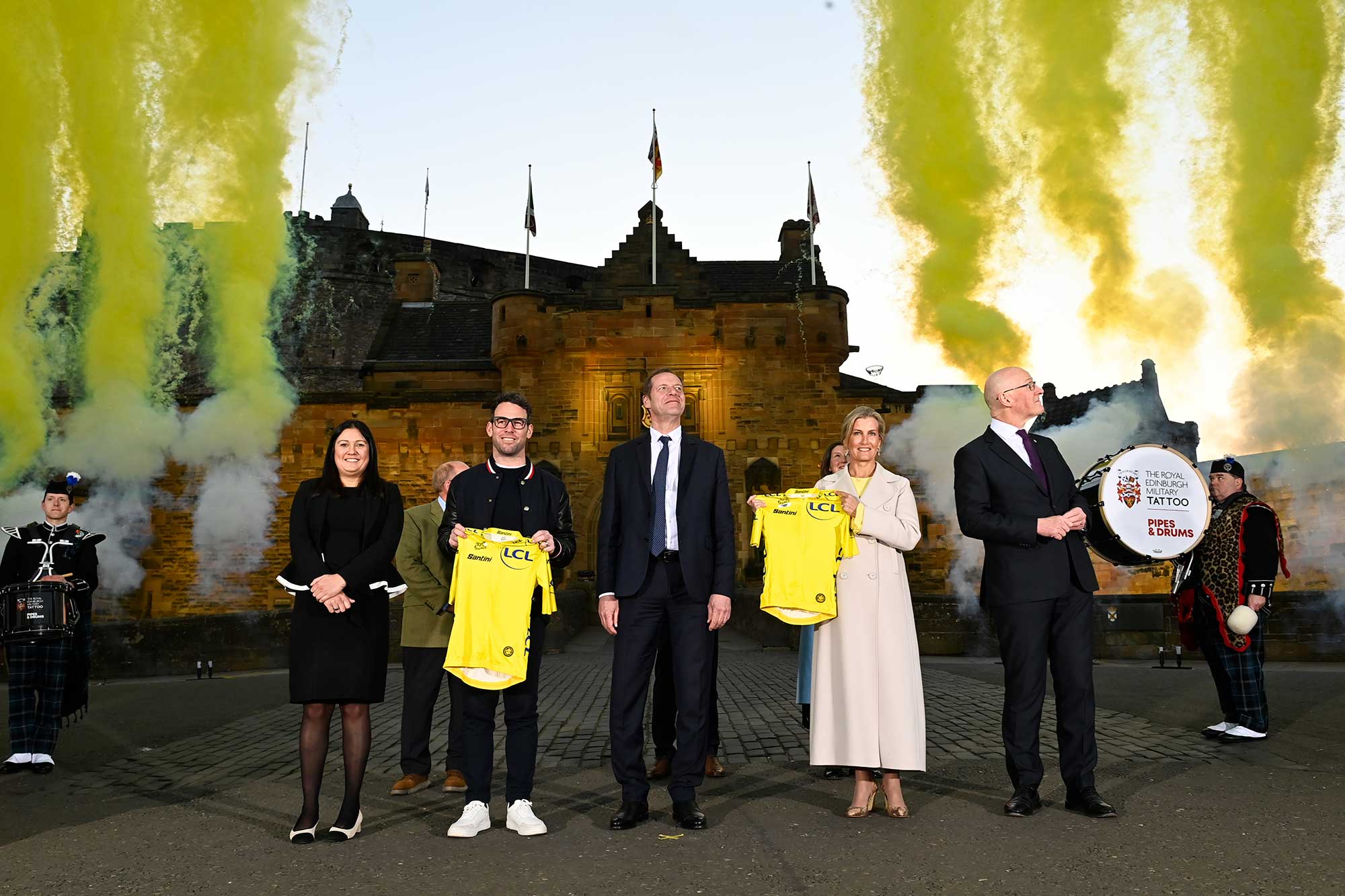 Picture by Allan McKenzieSWpixcom 19032025 Cycling The Official Announcement of the 2027 Tour de France and Tour de France Femmes Grand Departs Edinburgh Castle Edinburgh Scotland The 2027 Tour de France Grand Depart Men will take place in Edinburgh L to R Secretary of State for Culture Media and Sport Lisa Nandy Mark Cavendish Christian Prudhomme HRH Sophie The Duchess of Edinburgh First Minister of Scotland John Swinney