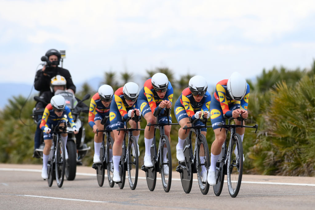 La Vuelta Femenina 2025 stage 1 team time trial start times