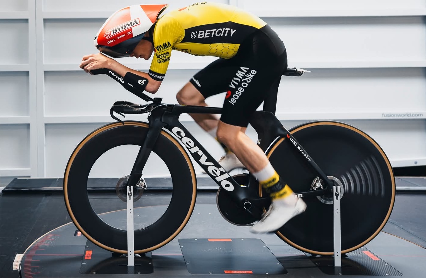 Jonas Vingegaard testing the Prologo Predator 01TT in the wind tunnel