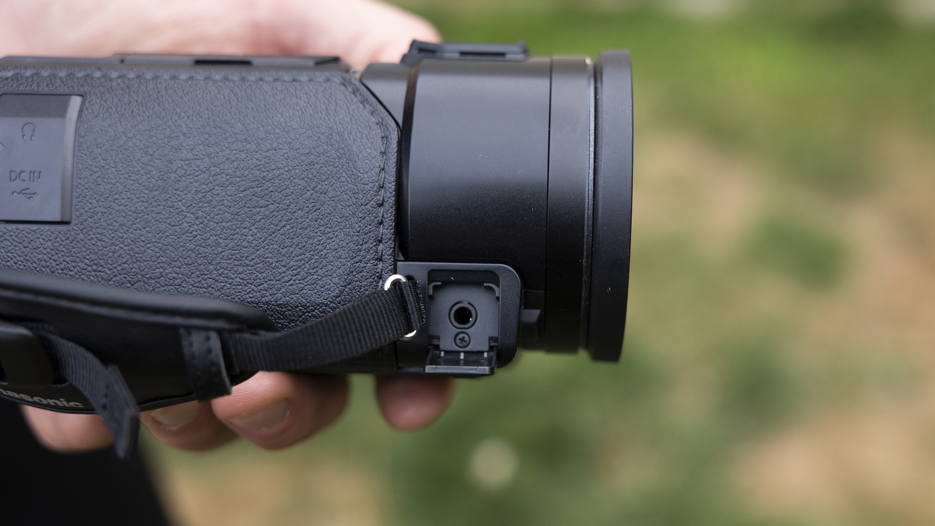 The mic-in port on the Panasonic HC-V900 camcorder