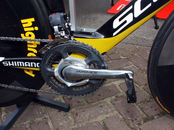 Ultra-stiff Shimano Dura-Ace 7900 chainrings are mounted to SRM's latest power meter.