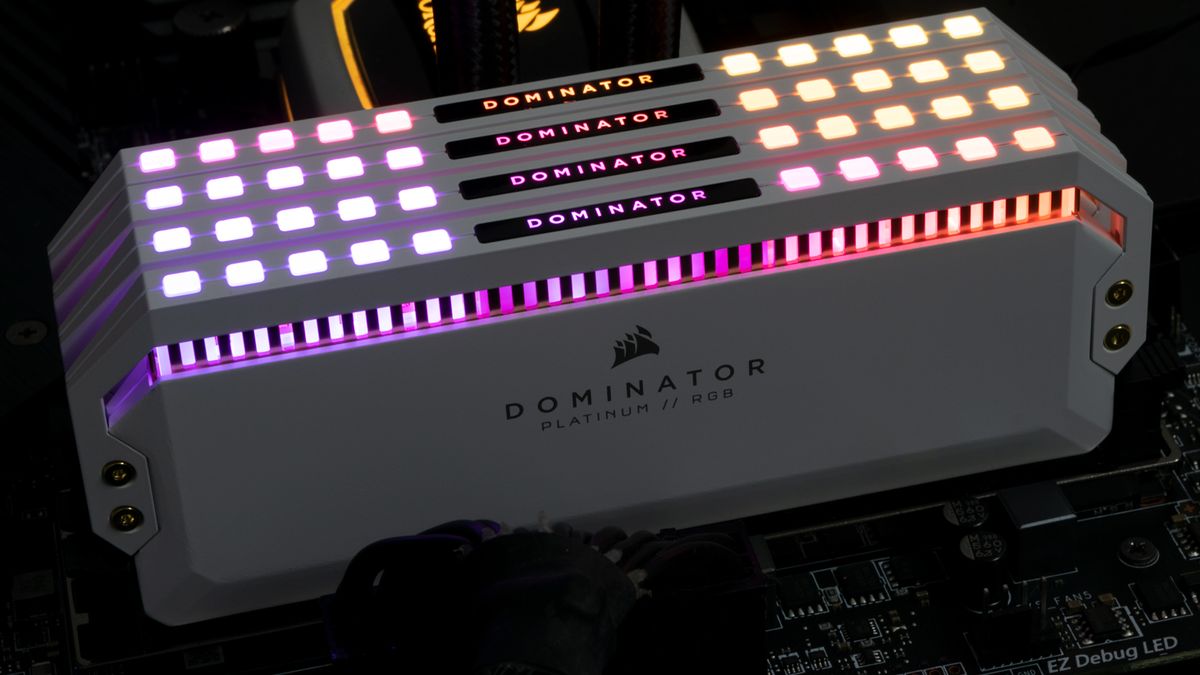 Corsair Dominator Platinum RGB DDR4-3200 C16