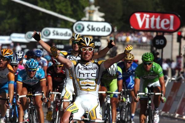 Mark Cavendish stamps his authority on the final sprint of this year's Tour de France