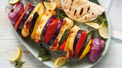 vegetable kebabs with halloumi