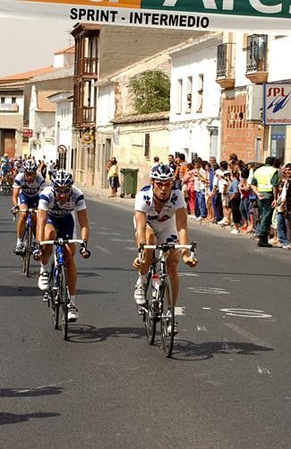 Bernhard Eisel (FDJ) takes the first sprint ahead of Flecha
