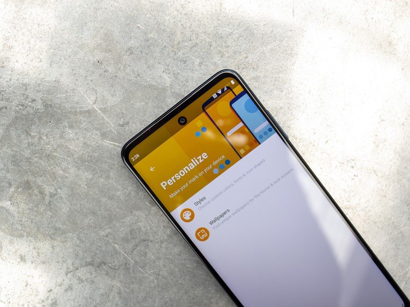 Motorola Edge 2021 Hands On Personalization