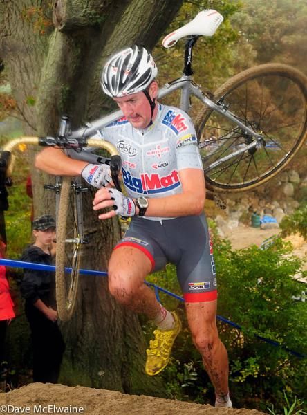 Nicolas Bazin (Big Mat-Auber 93) racing in 6th place