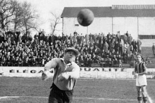 Legendary former Barcelona and Real Madrid goalkeeper Ricardo Zamora in action in the mid-1930s.