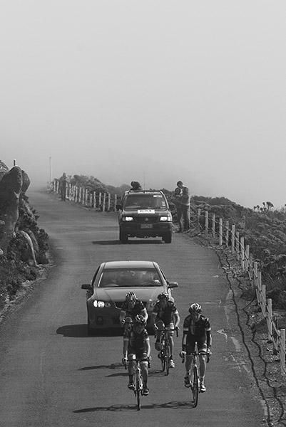 The remainder of the Jayco-2XU team near the summit of Mt.Wellington during their stage winning ride.