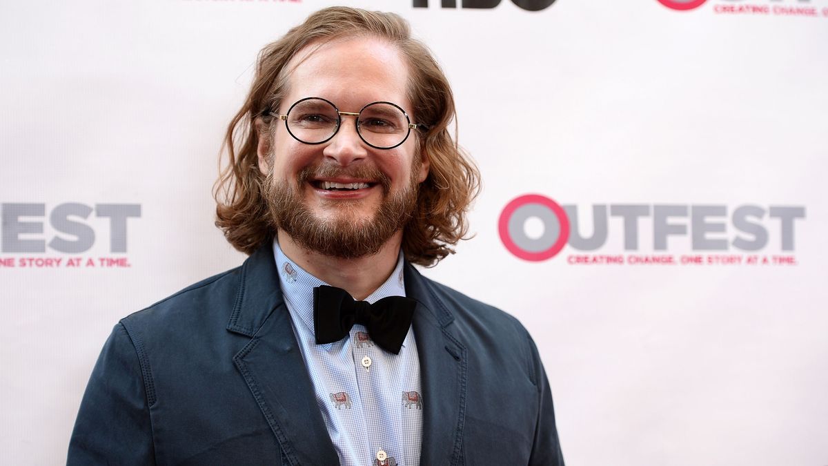 The Daily Gossip Hannibal Creator Bryan Fuller Sued For Sexual Harassment Drake To Take A 9559