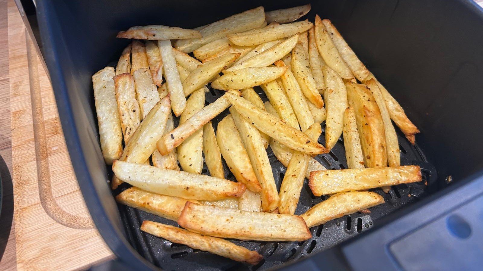 Home-made fries cooked using Bosch Series 6 Air Fryer