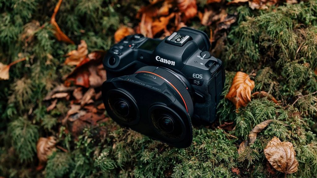 Canon's EOS VR lens is now in stock take photos & video to a whole