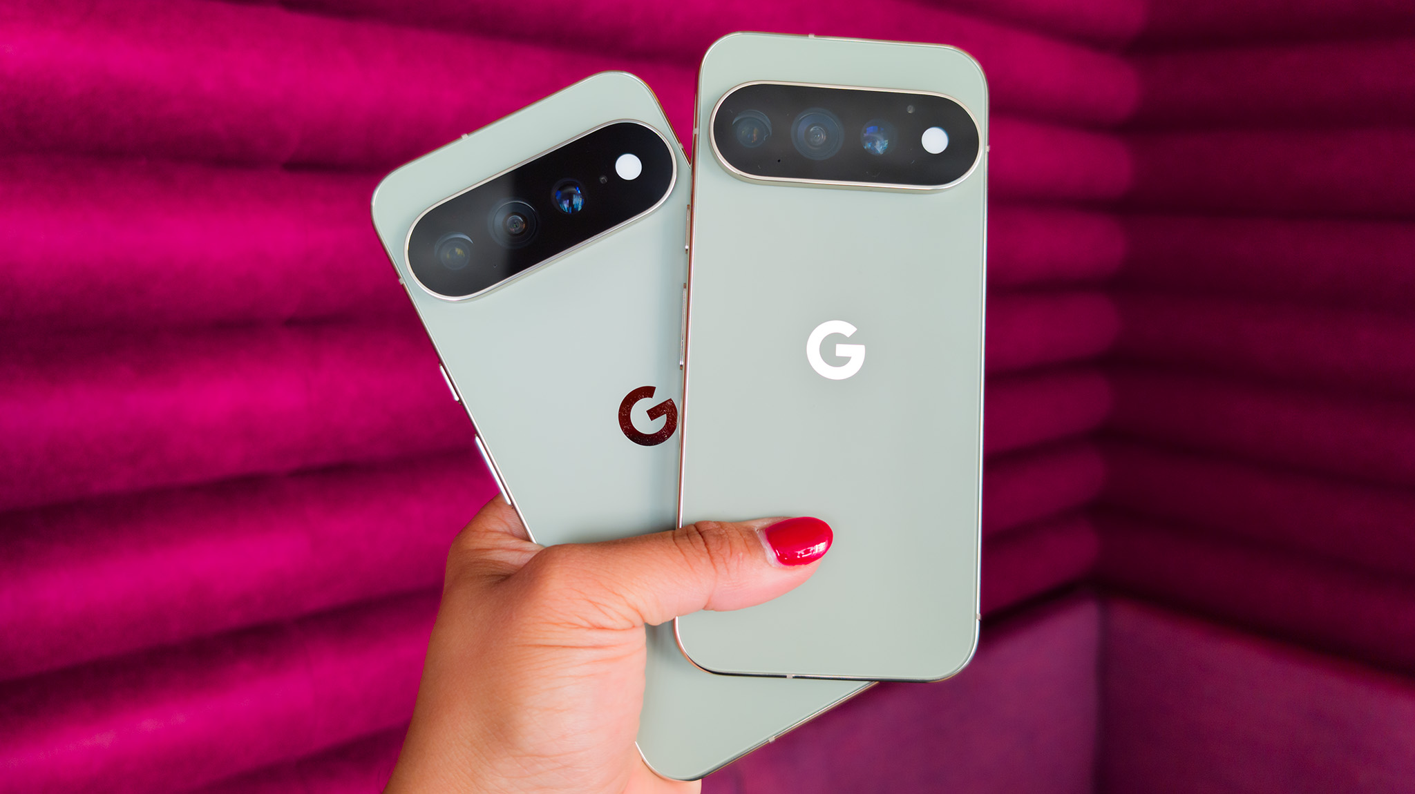 Comparing the Google Pixel 11 Pro with the Google Pixel 11 Pro