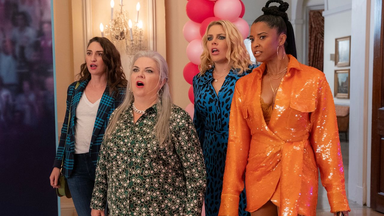 Sara Bareilles as Dawn, Paula Pell as Gloria, Busy Philipps as Summer and Renee Elise Goldsberry as Wickie in Girls5eva (Season 3, Episode 04)