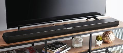 Panorama 3 soundbaren under et TV