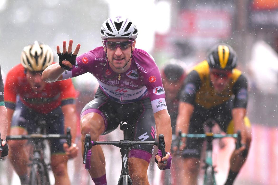 Elia Viviani (Quick-Step Floors) takes his fourth Giro d'Italia stage win