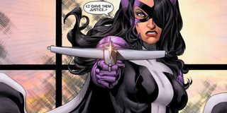 Huntress in comics with crossbow