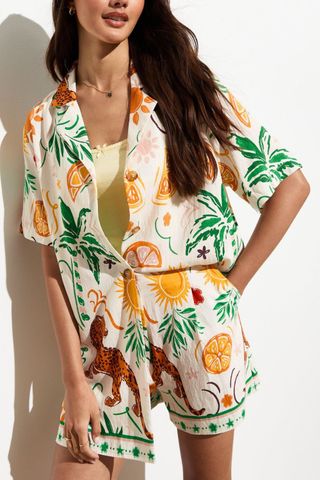 Camisa de resort con estampado de leopardo y limón de New Look en blanco roto de gran tamaño