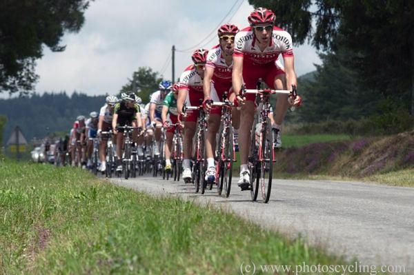Cofidis sets tempo in the peloton.