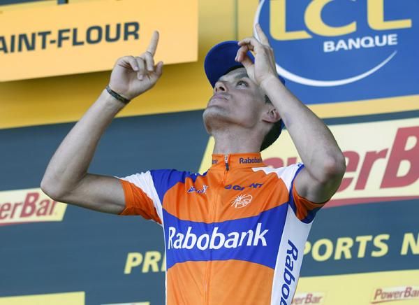 Stage nine winner Luis Leon Sanchez (Rabobank) on the podium.