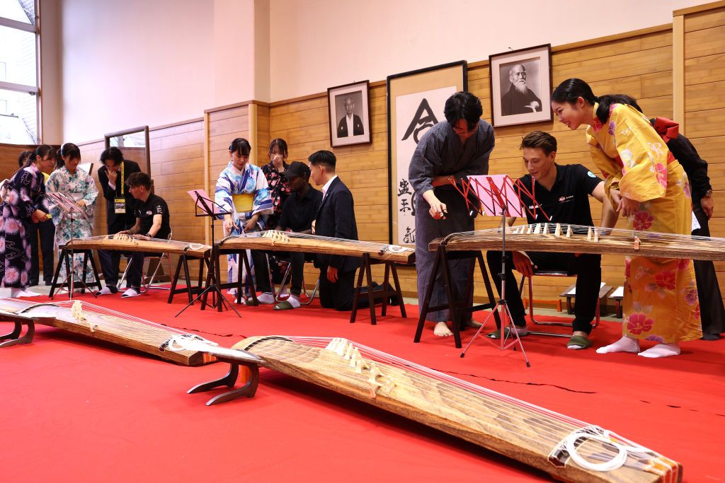 The lead in day to the Saitama Criterium 2024, where riders went to Saitama University to meet students and learn the basics of Aikido and the Koto