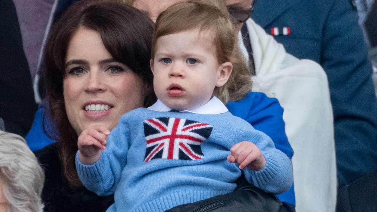  Princess Eugenie and Jack Brooksbank with August Philip Hawke Brooksbank attend the Platinum Pageant on The Mall on June 5, 2022 in London, England. The Platinum Jubilee of Elizabeth II is being celebrated from June 2 to June 5, 2022, in the UK and Commonwealth to mark the 70th anniversary of the accession of Queen Elizabeth II on 6 February 1952. 