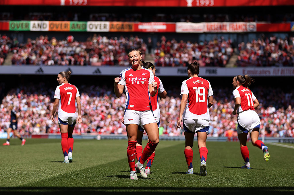 Chloe Kelly celebrates her goal against Manchester United