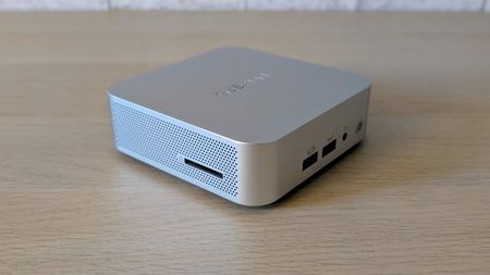 The Geekom A5 on a desk