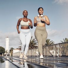 What is my metabolic type? Two women running