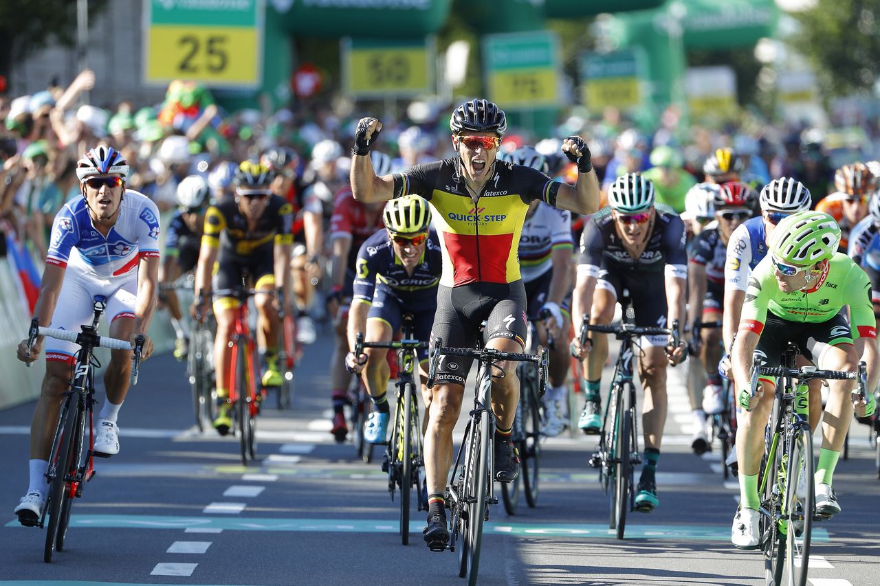 Philippe Gilbert wins stage 2 of the Tour de Suisse.