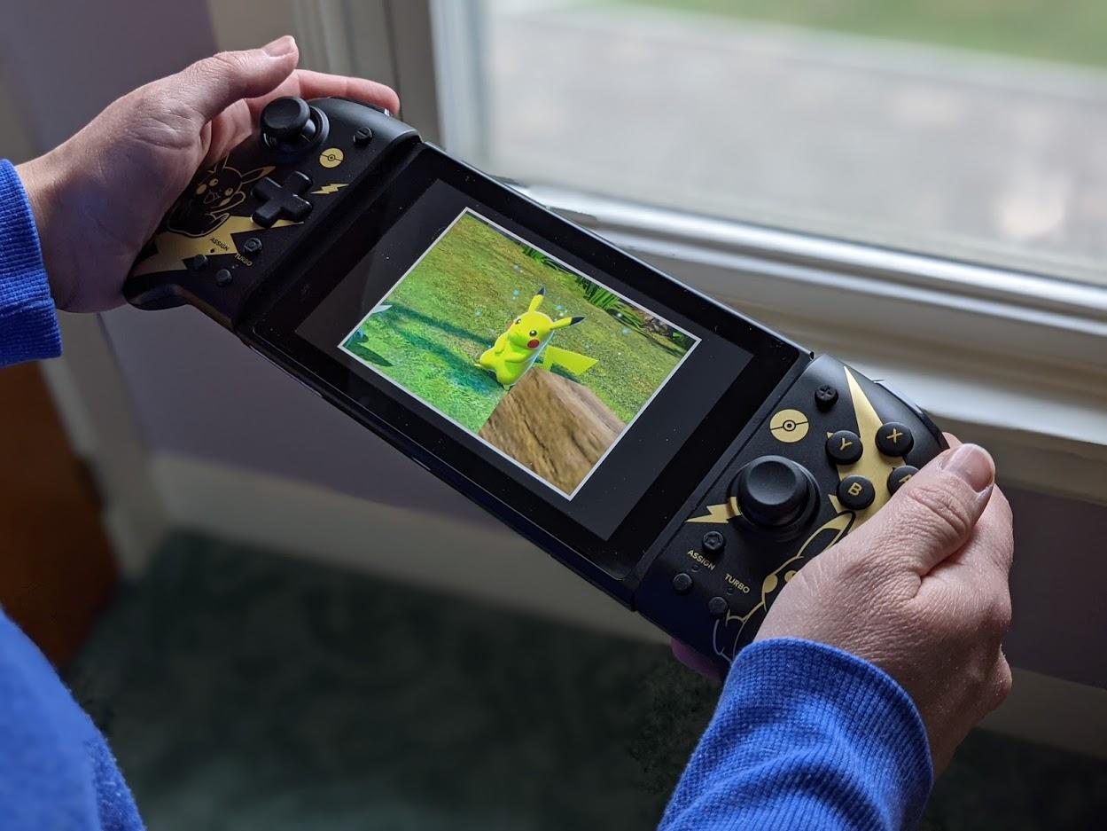 HORI Nintendo Switch Wireless – Pokémon: Black & Gold Pikachu 