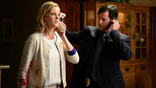 Anna Gunn talking on the phone in Breaking Bad