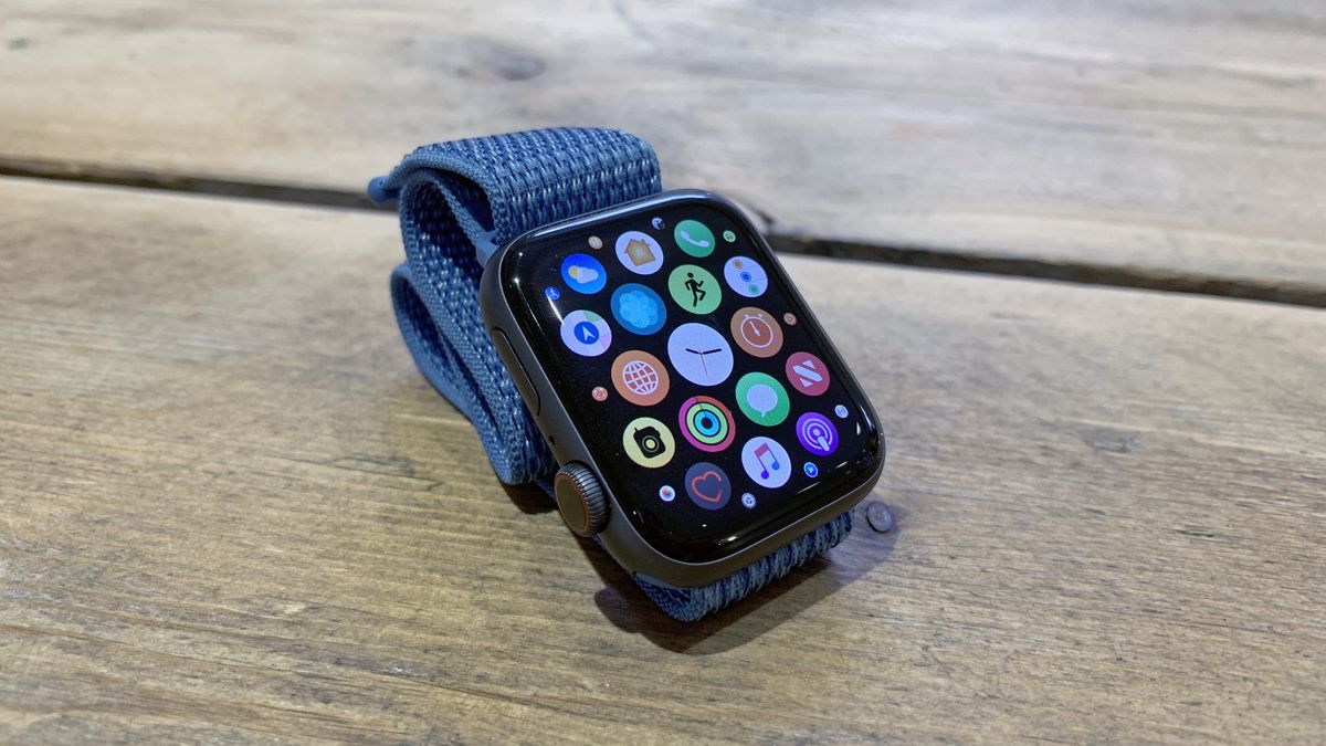 fitbit that looks like apple watch