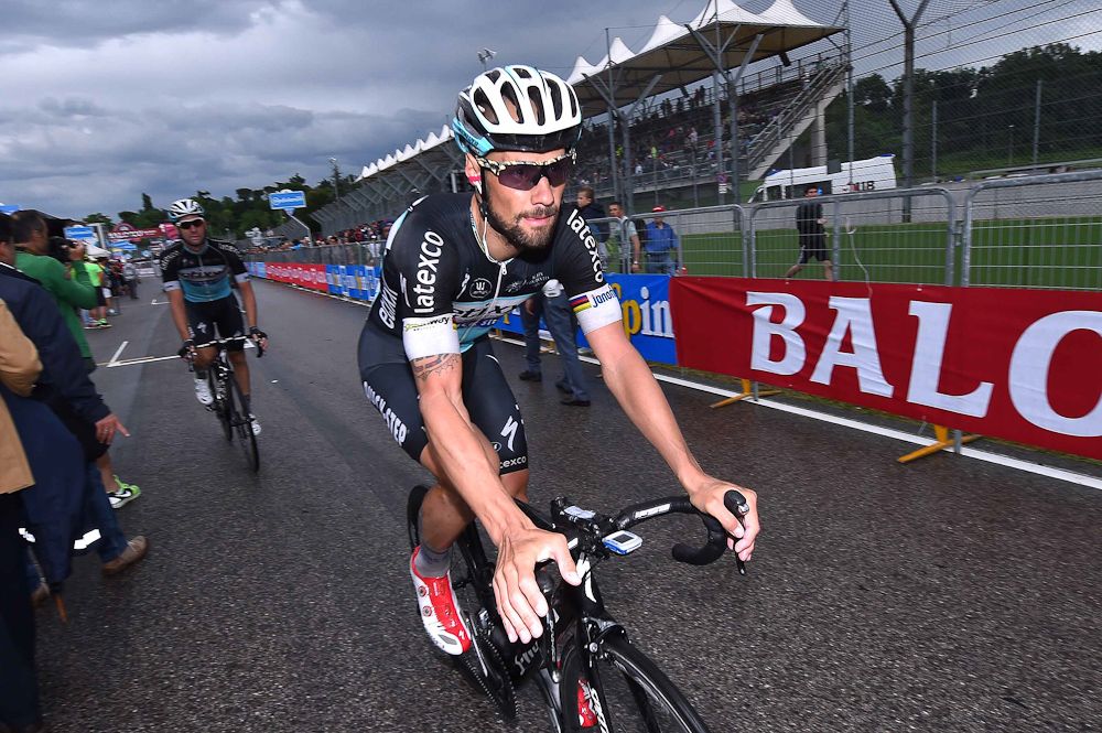 Tom Boonen finishes in the rain.
