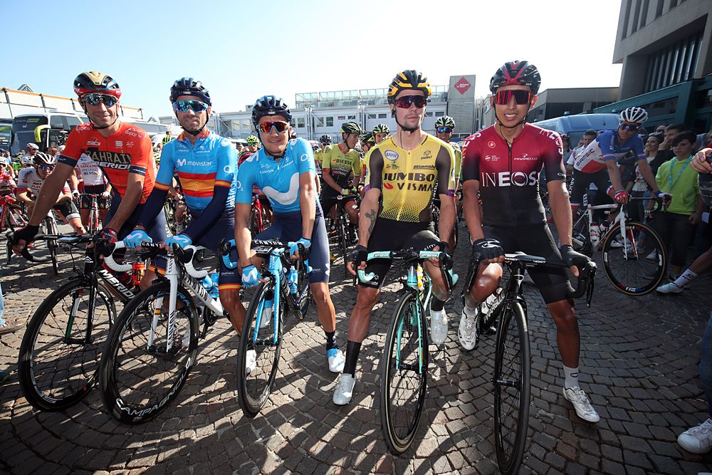 Contenders on the start line at Giro dell'Emilia