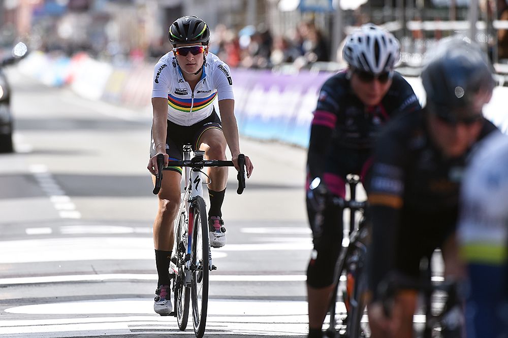 Lizzie Armitstead (Boels-Dolamns) rolls across the finish line