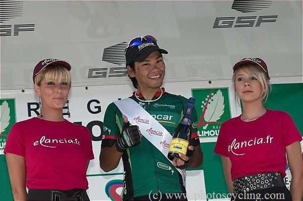 Fan favourite Arashiro smiles on the podium.