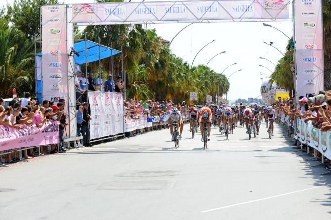 Kirsten Wild (Dutch National Team) wins stage 1