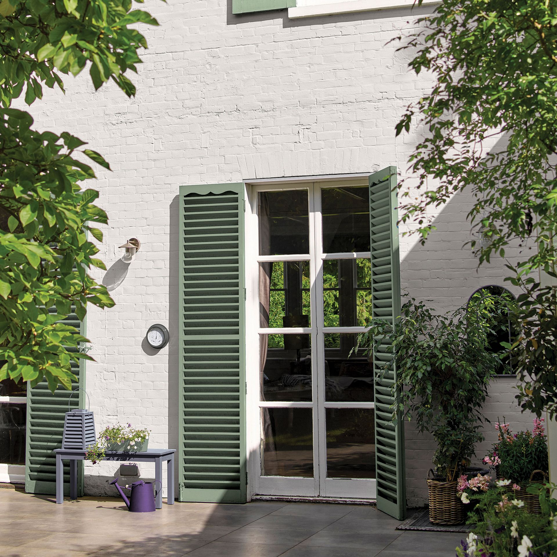 How to paint windows give your frames a fresh new look Ideal Home