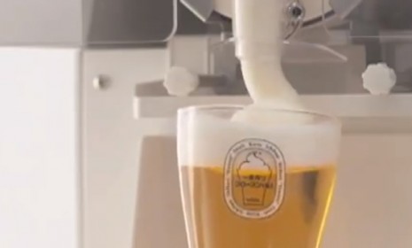 Dodger Stadium Serves Frozen Beer Foam - Keeps Drink Cold For 30 Minutes