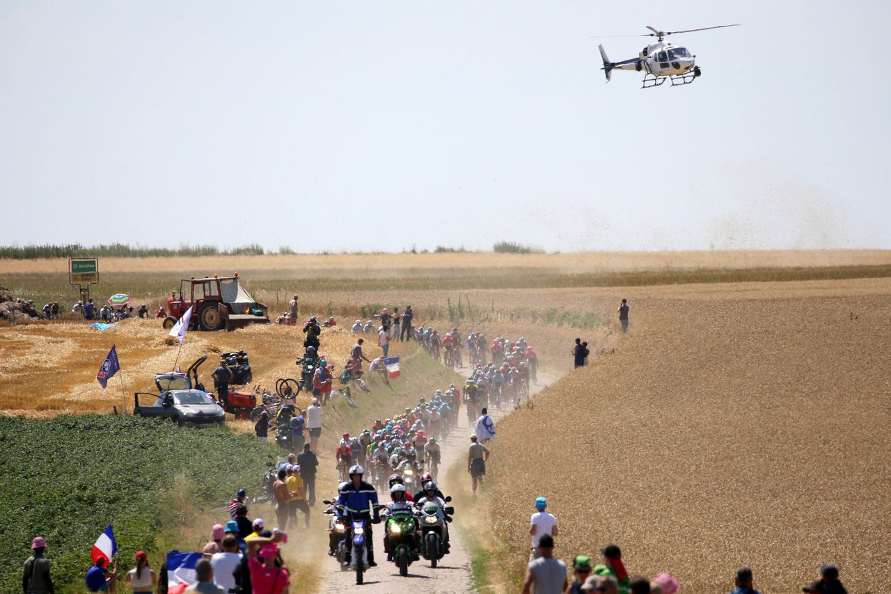 Dry, dusty conditions made the cobbles dangerous