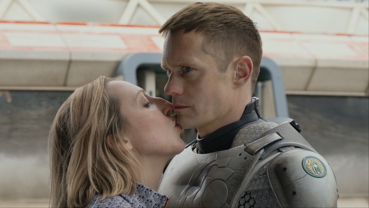 Anna Konkle and Alexander Skarsgard in Murderbot Season 1x05